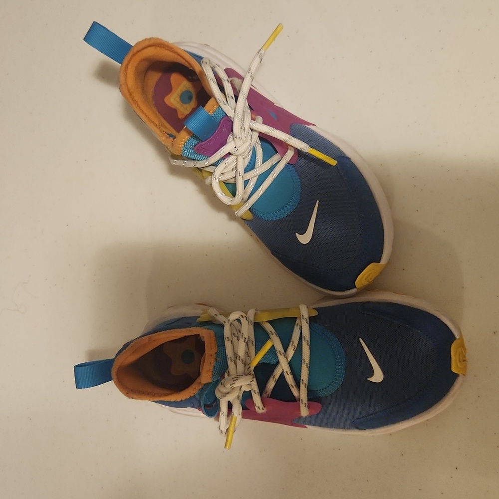 Girls Nike, Multi-color(Pink, Blue, yellow & white) Size 2